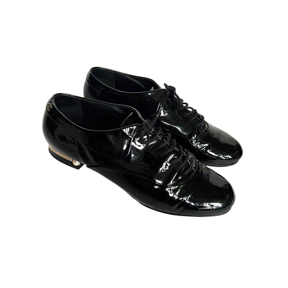 Chanel Black Patent Leather Lace Up Oxford Shoes Pearl Heel CC Logo EU 39.5 - Picture 3 of 12